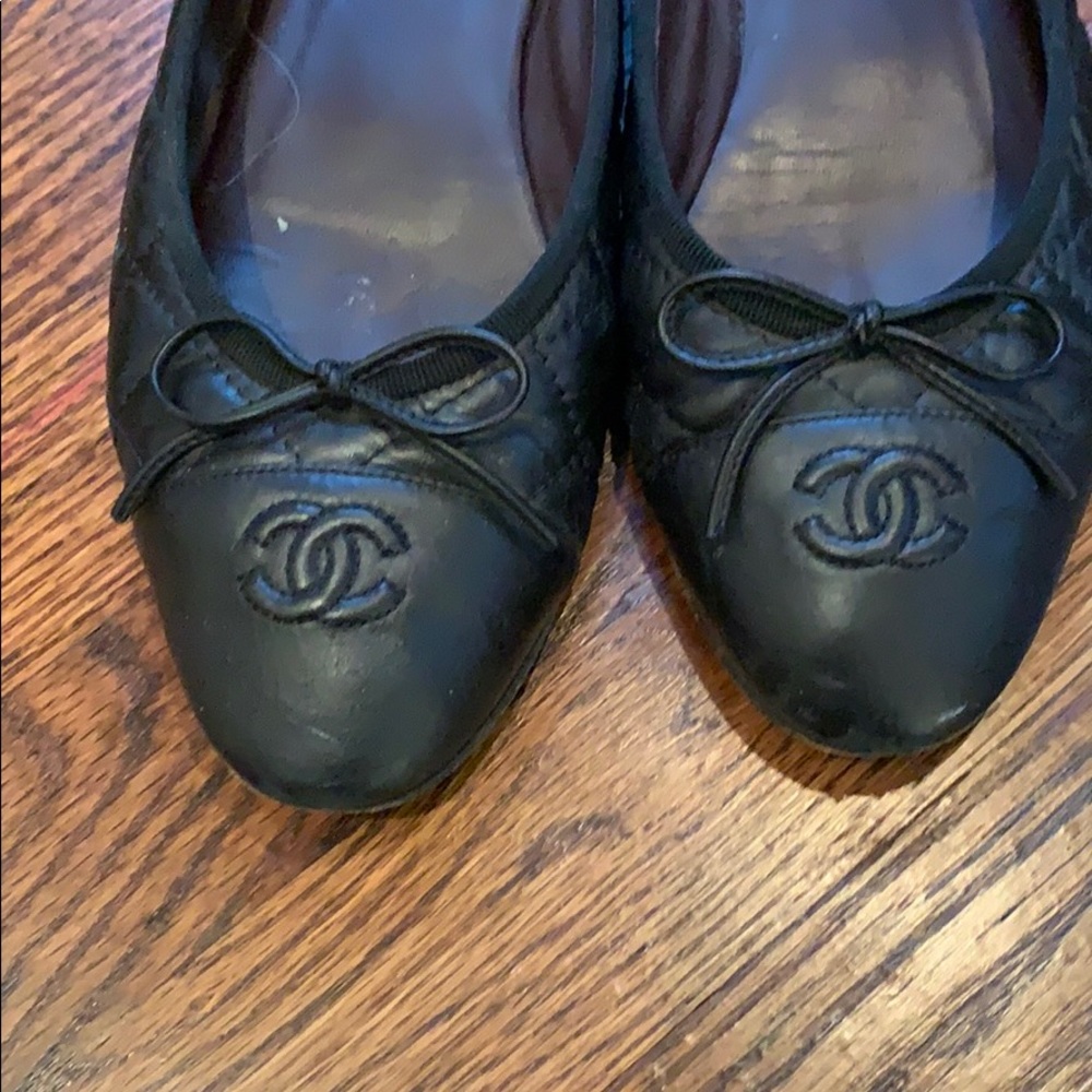 Chanel black quilted ballet flat